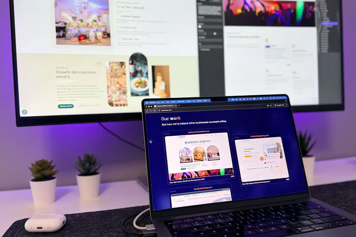 Proiecte web WPMYWAY prezentate pe laptop și telefon